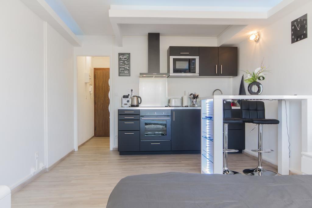 Sweethome Dijon - Black & White Экстерьер фото